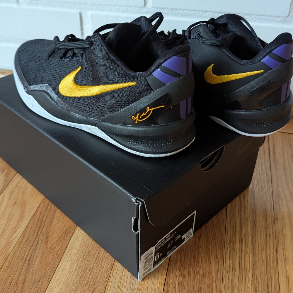 Nike Kobe 8 Basketball Sneakers